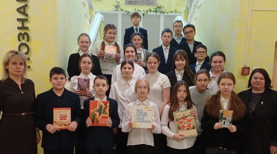 В районной библиотеке прошел патриотический марафон «Их славе память потомков верна»