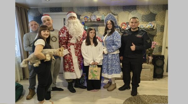 В рамках акции «Ёлка желаний» росгвардейцы исполнили мечты брянских детей