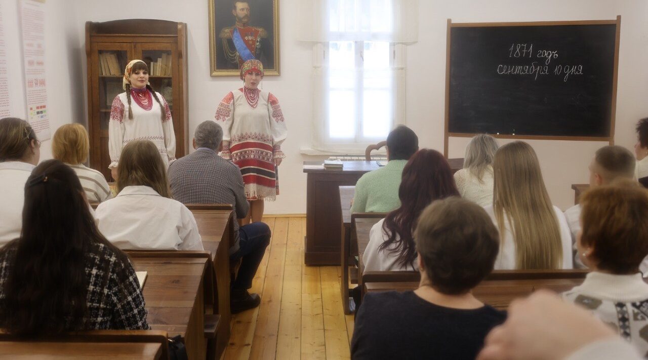 В брянском Овстуге прошло  торжественное открытие Года единства народов России