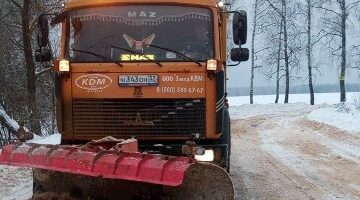 На трассах Брянской области за сутки израсходовали 2,3 тысячи тонн песко-соляной смеси