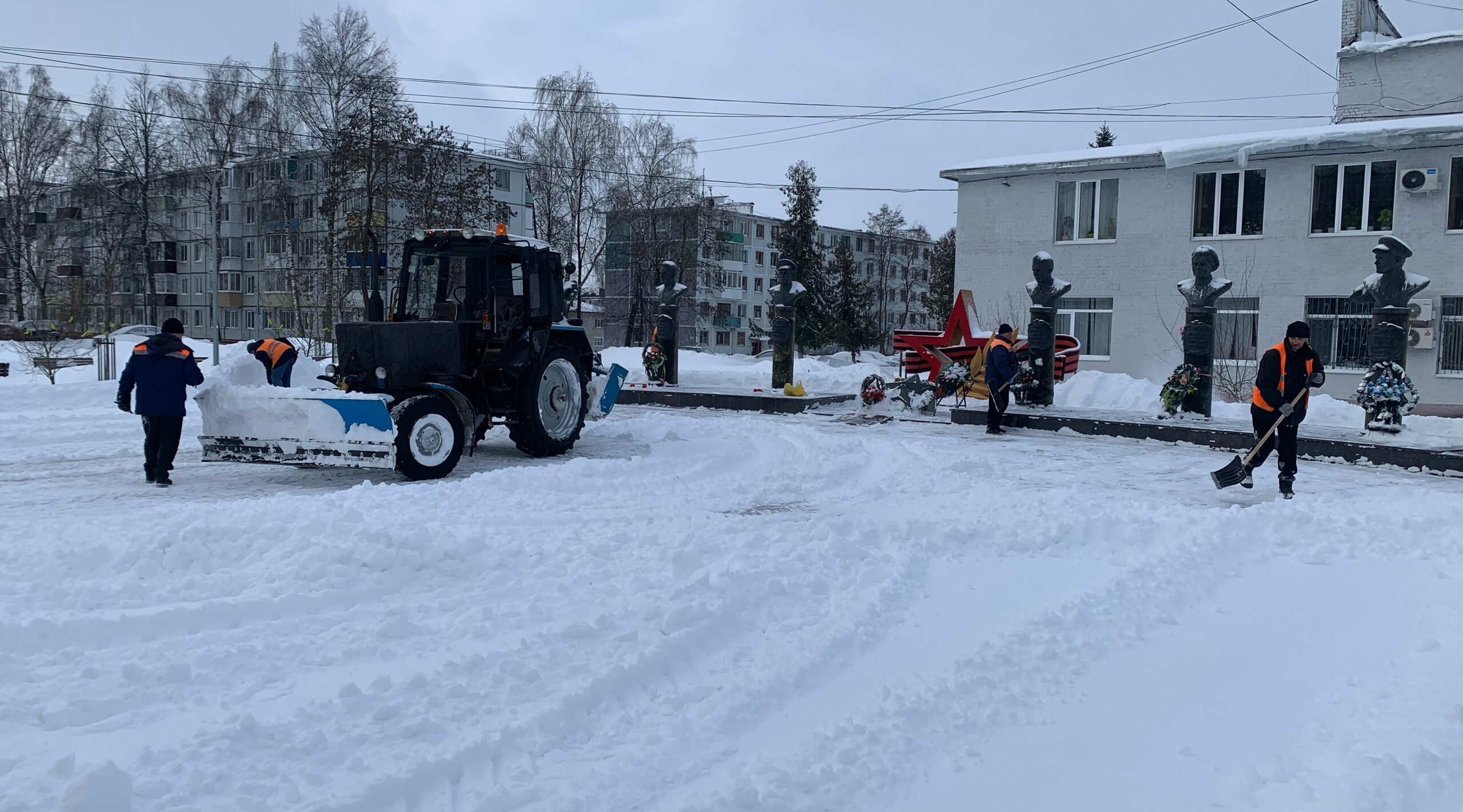 В Карачевском районе  продолжают ликвидировать  последствия снегопада