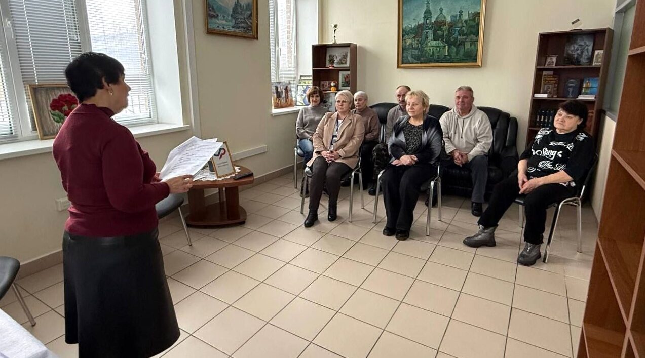 Для старшего поколения Карачева провели встречу, посвящённую Масленице