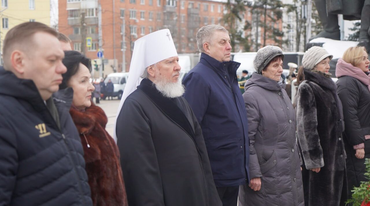 Александр Богомаз поздравил жителей Брянщины с Днем защитника Отечества