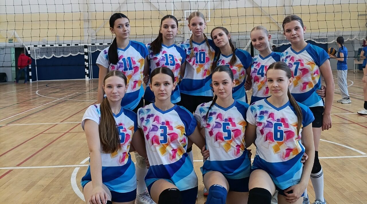 Карачевские волейболистки стартовали с побед в областном первенстве