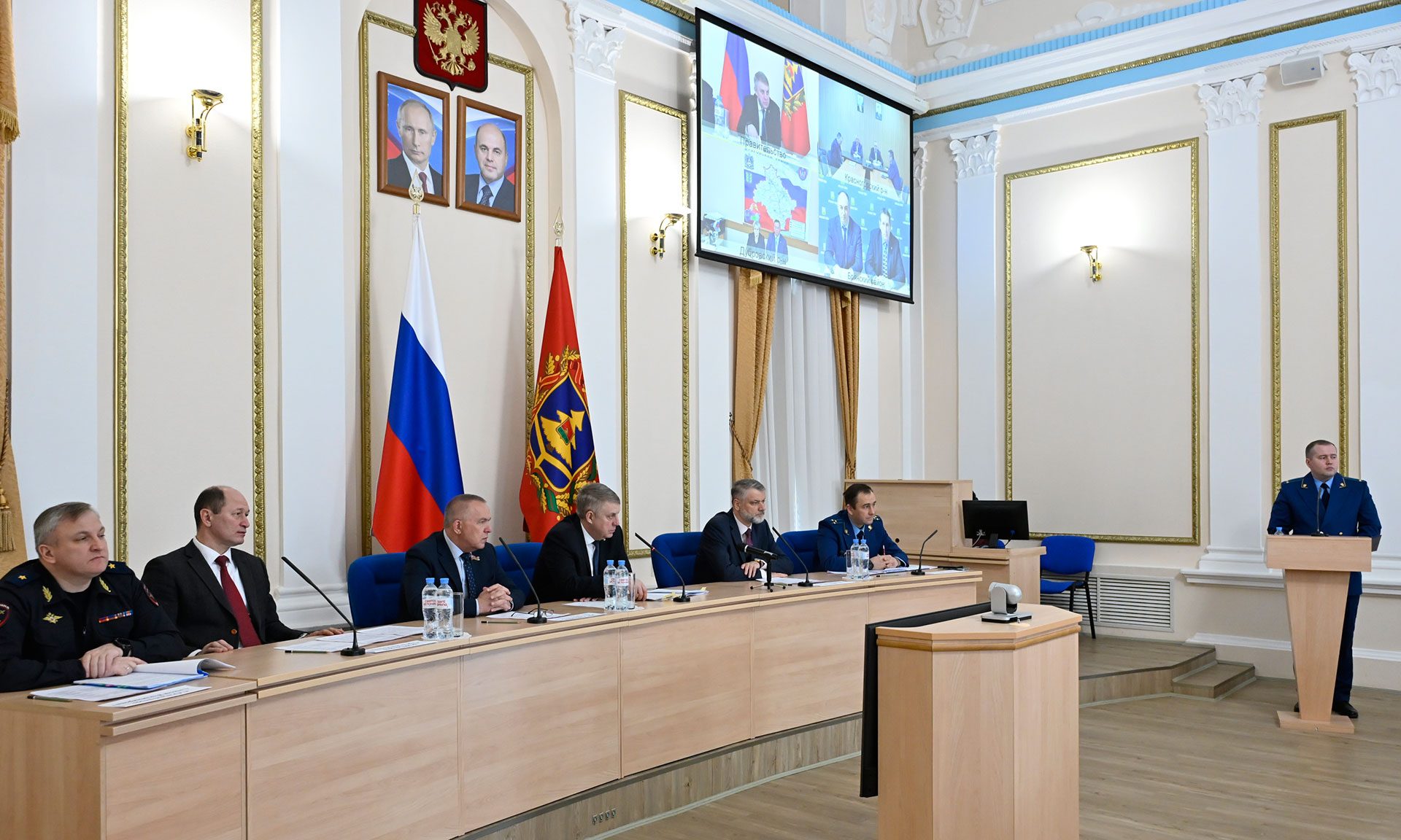 Губернатор Александр Богомаз провел заседание постоянно действующего координационного совещания