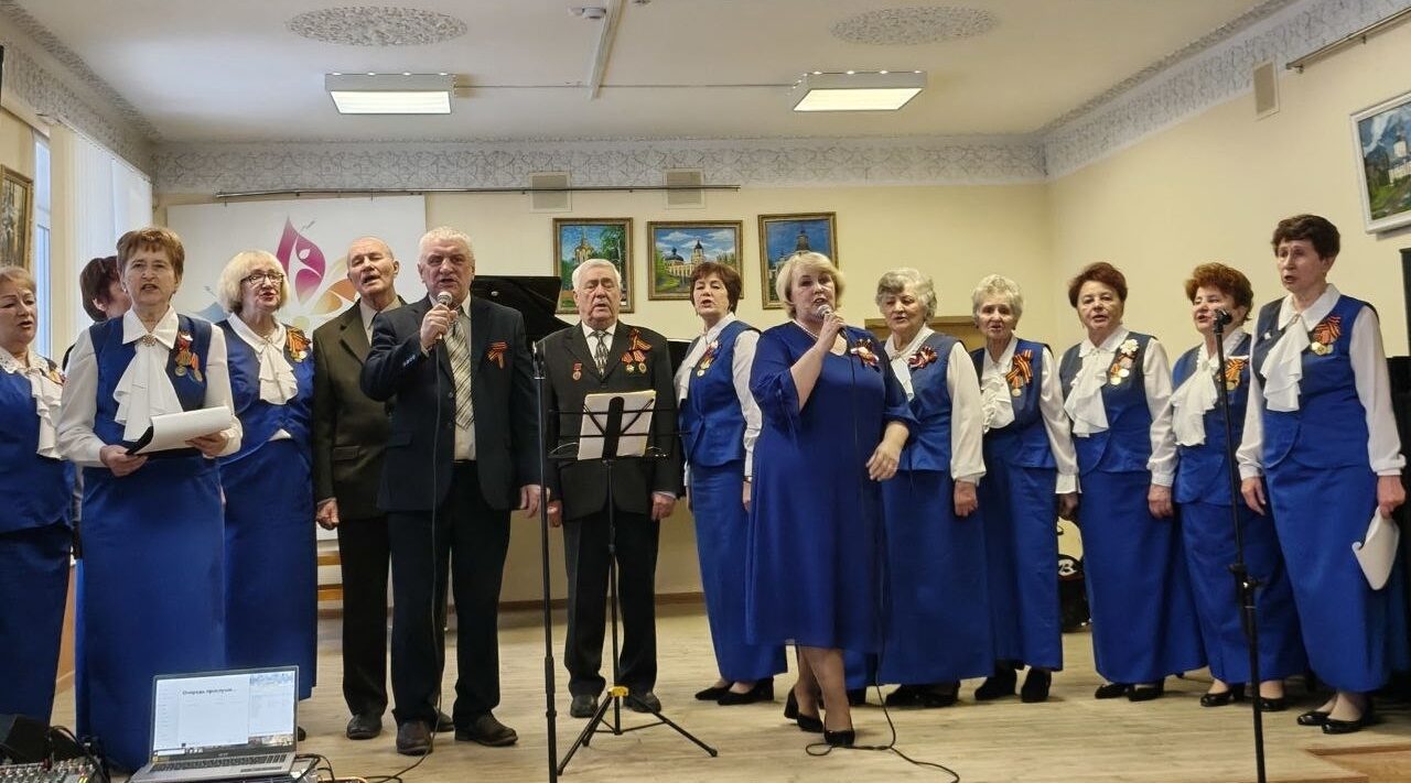 Карачевский хор ветеранов «Надежда» выступил с программой «У нас на всех одна Победа»