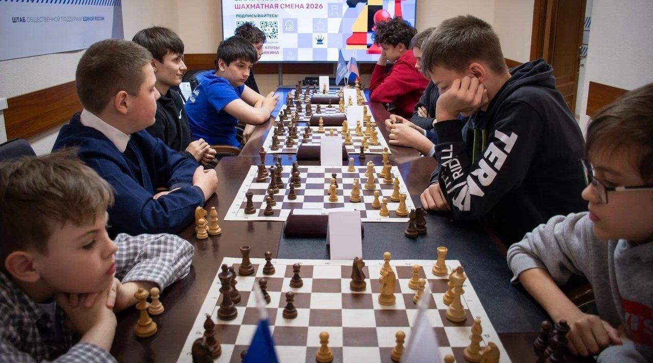 Карачевская команда заняла второе место на турнире «Шахматная смена‑2026» в Брянске