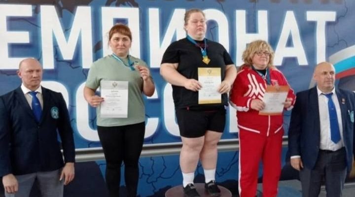 Брянцы успешно выступили на чемпионате России по пауэрлифтингу в Москве