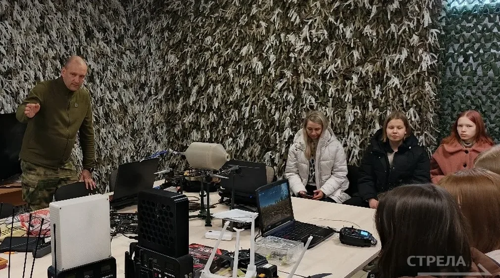 Для учащихся из Свени провели экскурсию в Доме Юнармии