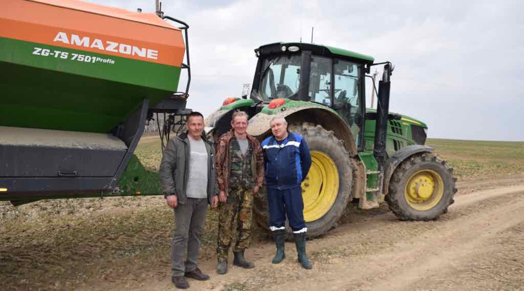 Аграрии Климовского района приступили к подкормке озимых культур