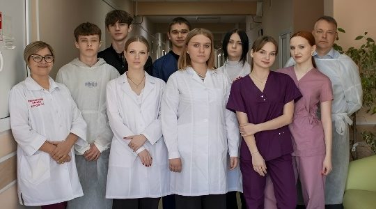 Медицинские учреждения региона помогают школьникам с профориентацией