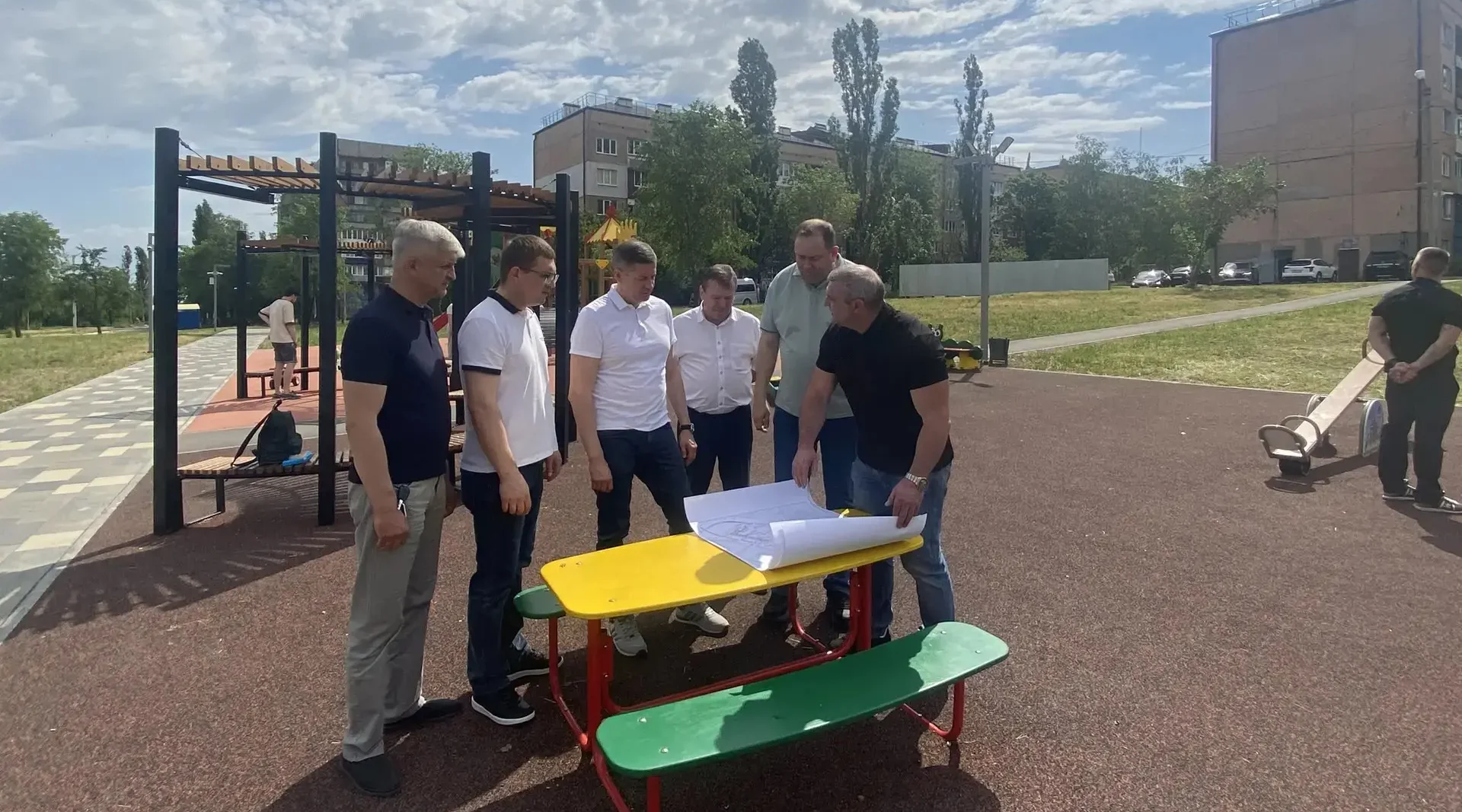 Брянские специалисты отремонтируют муниципальные дорожные сети в Брянке