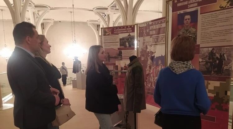 В Храме Христа Спасителя открылась выставка о героях Президентского полка