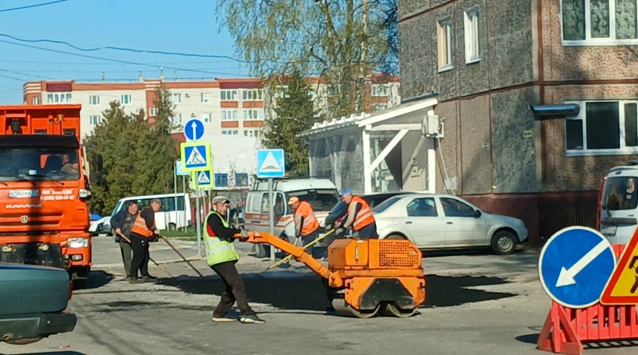 В Карачеве асфальтируют важный перекресток