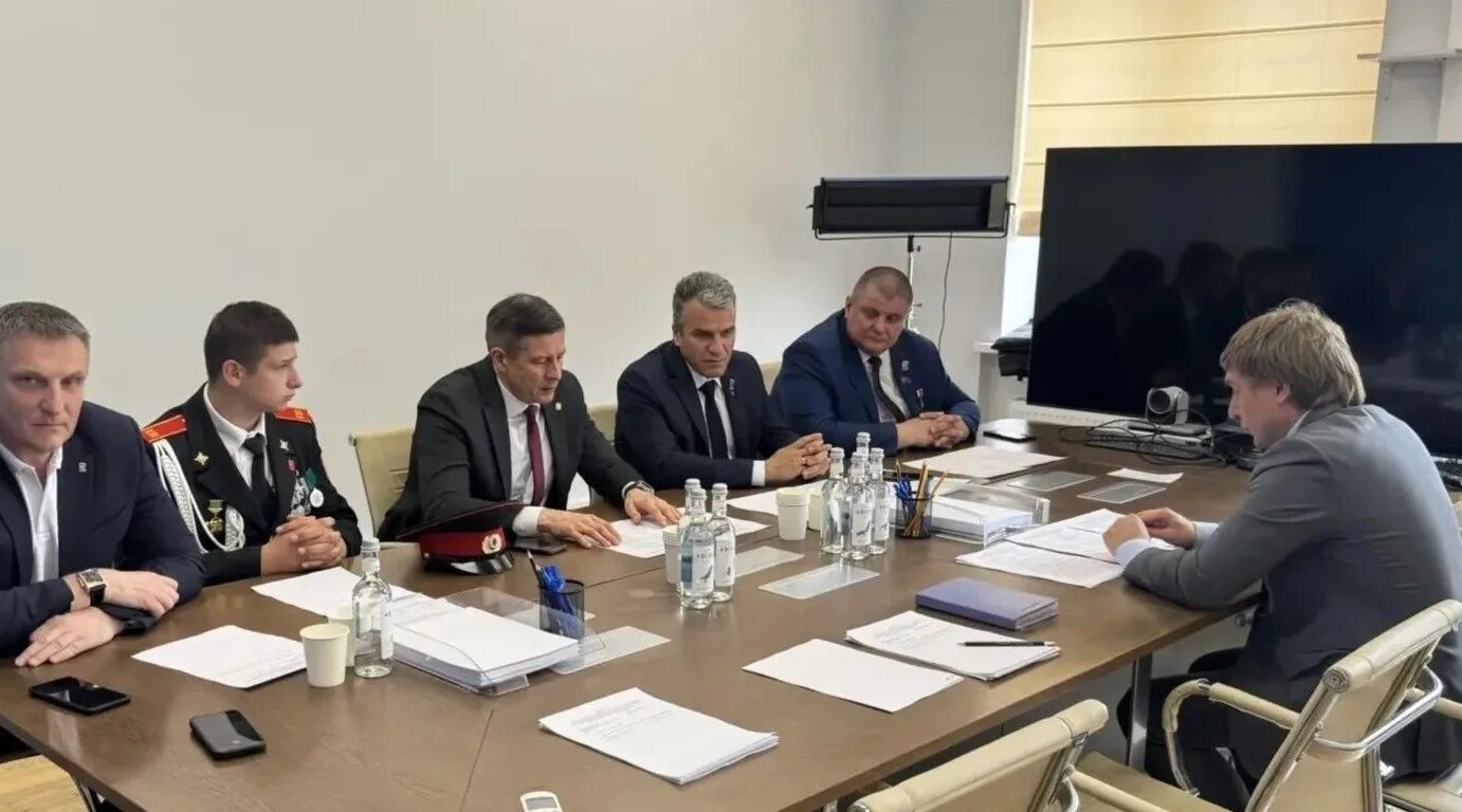Егор Ковальчук обсудил с руководителем Росмолодёжи реализацию молодёжной политики