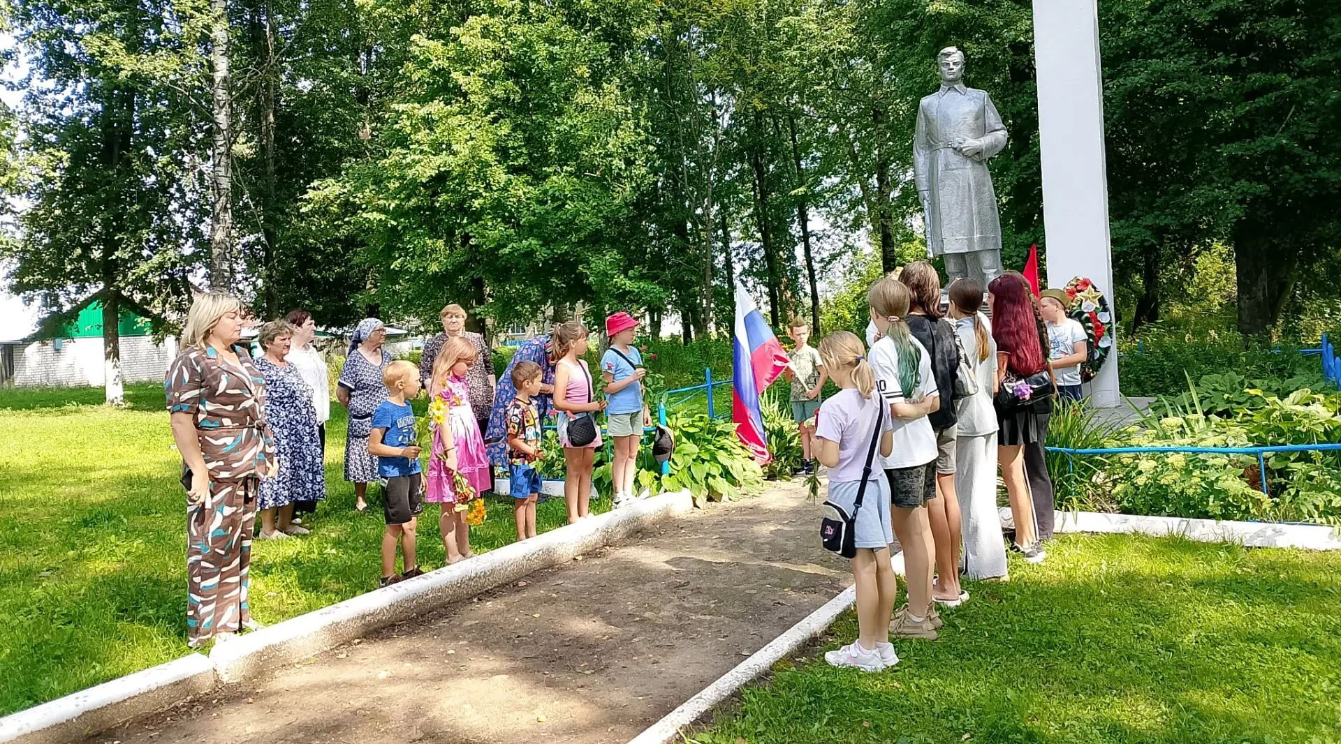 В карачевском поселке  Дунаевский почтили память погибших земляков