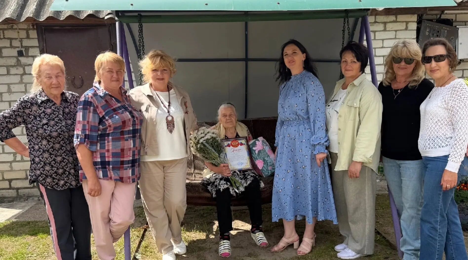 Жительница посёлка Берёзовка отметила 90-летний юбилей в День освобождения Карачева