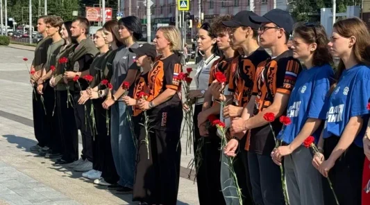 В 75 регионах России почтили память погибших волонтёров Народного фронта