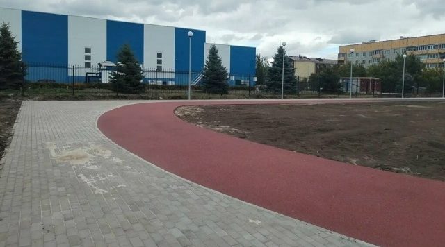 В брянском Трубчевске благоустраивают спортивную площадку