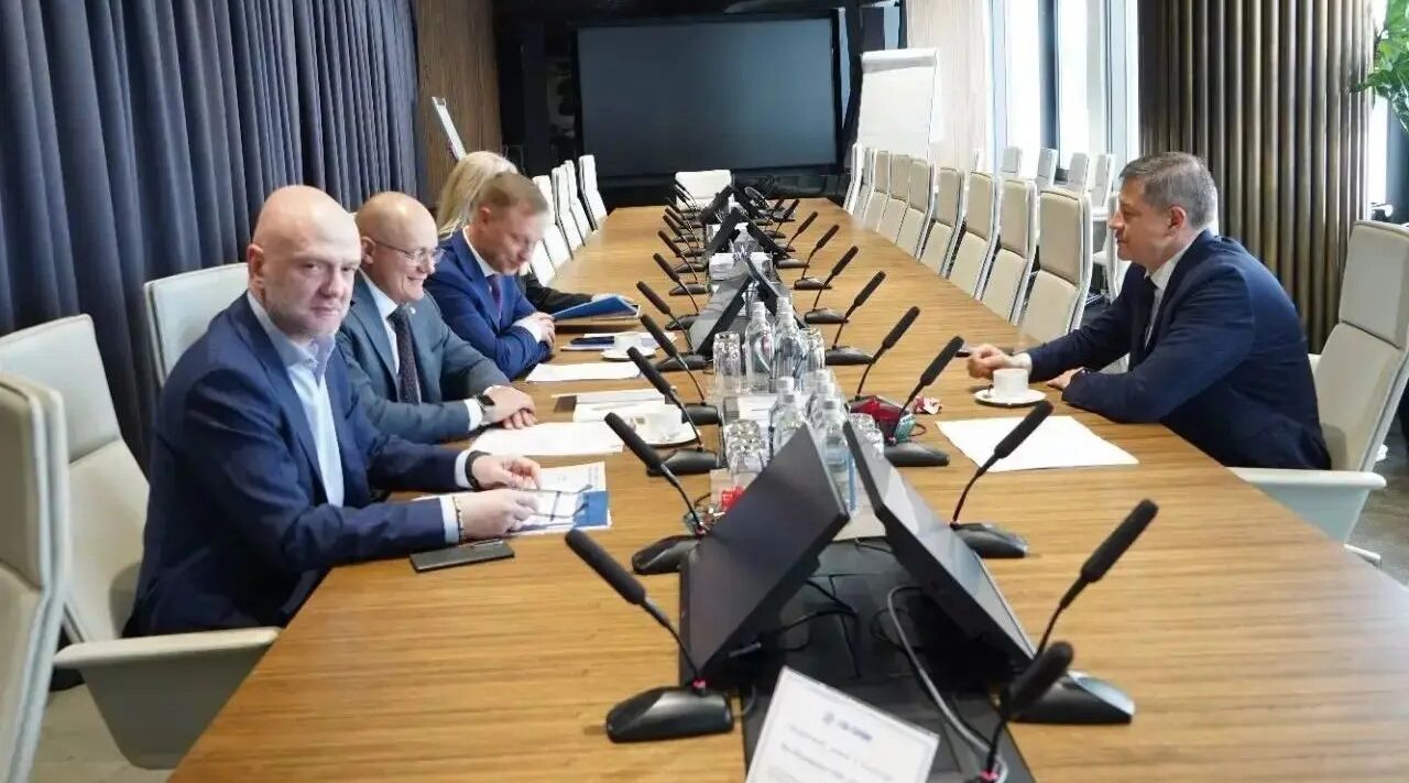 Глава региона провел встречу с руководством Газпромбанка