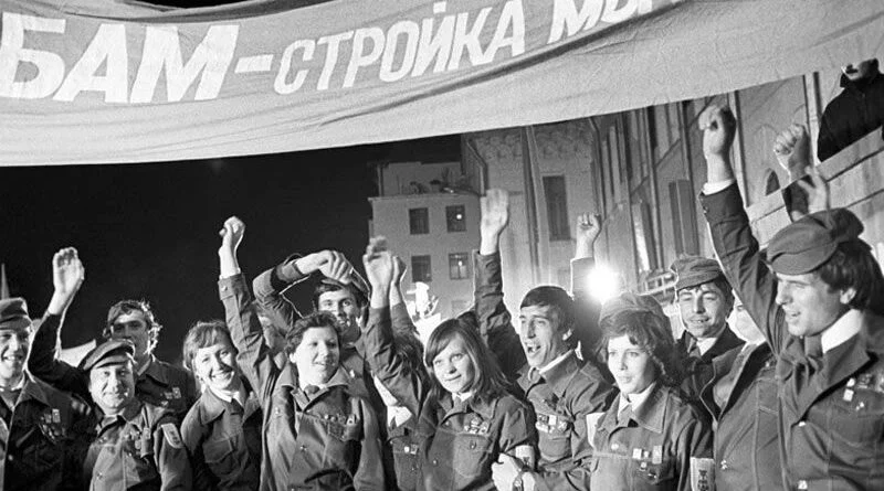 Губернатор Ковальчук: «Пусть лучшие комсомольские качества помогают идти вперед!»