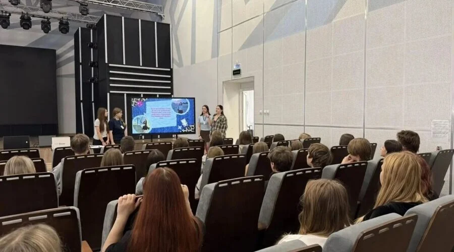 В брянском центре «ОГМА» открылась смена «Психология и педагогика: код мастерства»